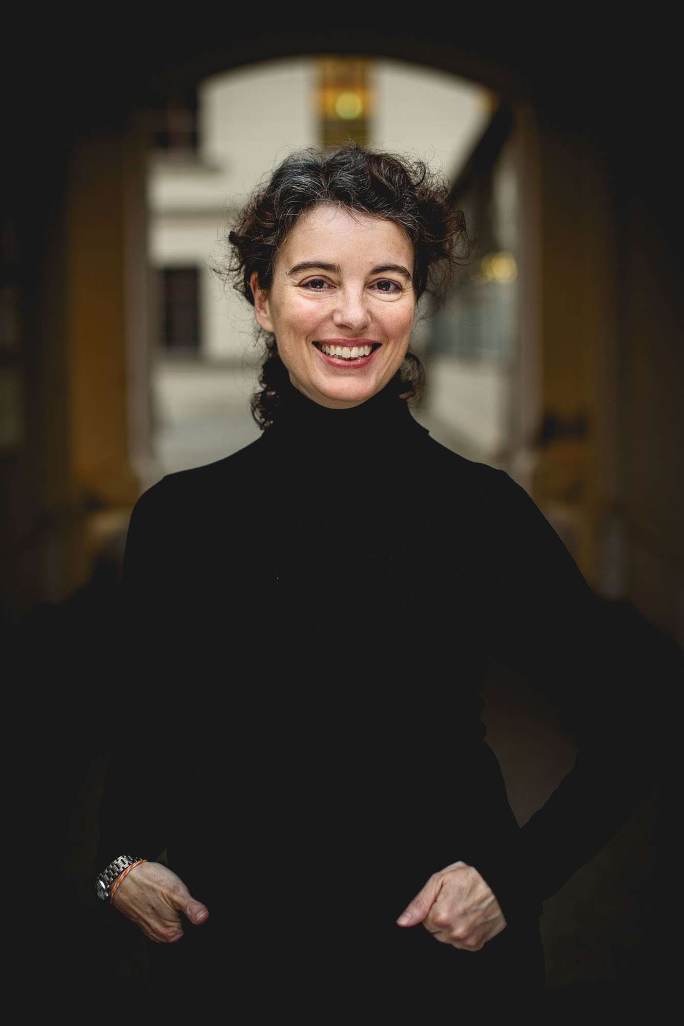 Portrait of photographer Noemí Conesa made by Carolin Bohn